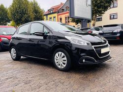 Schwarz Gebraucht 2017 Peugeot 208 Active Kleinwagen | 6.600 € (Fairer Preis)