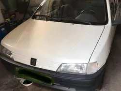 Weiß Gebraucht 1995 Peugeot 106 Kleinwagen | 2.500 €