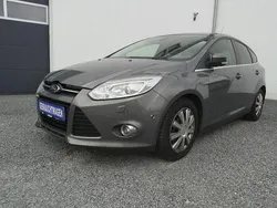 Braun Gebraucht 2011 Ford Focus Titanium Limousine | 3.900 € (Guter Preis)