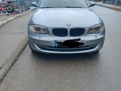 Blau Gebraucht 2010 BMW 118 Kleinwagen | 3.900 € (Guter Preis)