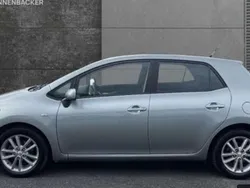 Grau Gebraucht 2009 Toyota Auris Executive Limousine | 7.600 € (Fairer Preis)