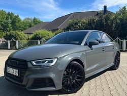 Grau Gebraucht 2018 Audi A3 Sport Limousine | 21.000 € (Etwas zu teuer)
