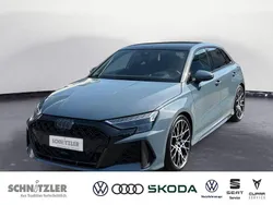 Grau Neu 2025 Audi RS3 Sportback Sport Kleinwagen | 74.980 € (Fairer Preis)