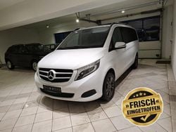 Weiß metallic Gebraucht 2018 Mercedes V250 Edition Van / Kleinbus | 42.900 €