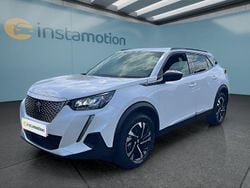 Weiß Gebraucht 2022 Peugeot e-2008 SUV | 21.499 € (Fairer Preis)