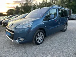 Blau Gebraucht 2011 Peugeot Partner Tepee Tendance Van / Kleinbus | 5.990 € (Etwas zu teuer)