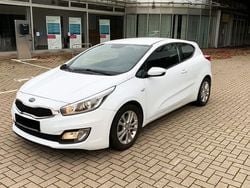 Weiß Gebraucht 2013 Kia ProCeed Edition 7 Kleinwagen | 5.800 € (Guter Preis)