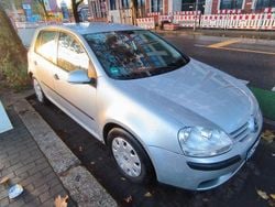 Reflexsilber metallic Gebraucht 2005 VW Golf V Trendline Limousine | 1.200 € (Superpreis)
