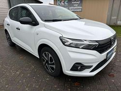 Weiß Gebraucht 2022 Dacia Sandero Essentiel Kleinwagen | 8.299 € (Superpreis)