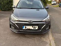 Grau Gebraucht 2019 Hyundai i20 Kleinwagen | 10.650 € (Fairer Preis)