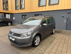 Grau Gebraucht 2011 VW Touran Van / Kleinbus | 3.100 € (Superpreis)