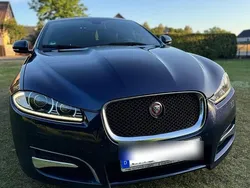 Schwarz Gebraucht 2015 Jaguar XF R-Sport Limousine | 13.600 € (Etwas zu teuer)