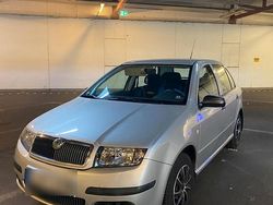 Silber Gebraucht 2007 Skoda Fabia Kleinwagen | 1.500 € (Guter Preis)