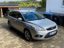 Silber Gebraucht 2011 Ford Focus Limousine | 3.900 € (Fairer Preis)