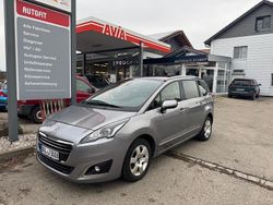 Grau Gebraucht 2015 Peugeot 5008 Style Van / Kleinbus | 8.900 €