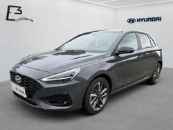 Grau Gebraucht 2024 Hyundai i30 Advantage Limousine | 23.490 € (Fairer Preis)
