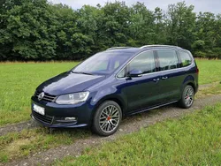 Blau Gebraucht 2017 VW Sharan Highline Van / Kleinbus | 16.000 € (Superpreis)