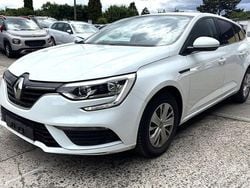 Weiß Gebraucht 2019 Renault Mégane IV Life Limousine | 8.999 € (Superpreis)
