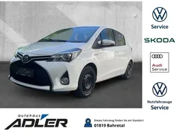 Super white 2 Gebraucht 2017 Toyota Yaris Hybrid Edition-S Limousine | 8.500 €