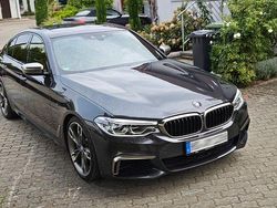 Grau Gebraucht 2018 BMW M550 Shadowline Limousine | 49.700 €