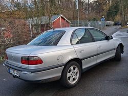 Silber Gebraucht 1999 Opel Omega Edition Limousine | 1.500 € (Guter Preis)