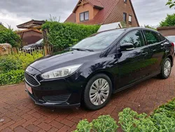 Iridiumschwarz metallic Gebraucht 2017 Ford Focus Trend Limousine | 8.499 € (Fairer Preis)
