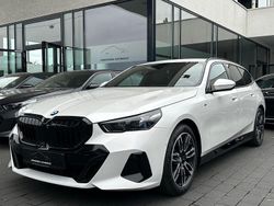 Weiß Gebraucht 2024 BMW 520 M Sport Kombi | 49.780 € (Guter Preis)