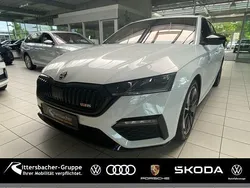 (moonweiss metallic) Gebraucht 2021 Skoda Octavia RS Kombi | 30.490 € (Fairer Preis)