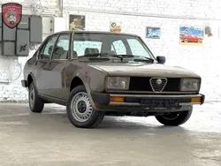 Braun Gebraucht 1982 Alfa Romeo Alfetta Limousine | 12.950 €