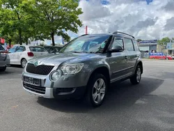 Grau Gebraucht 2011 Skoda Yeti Ambition SUV | 6.490 € (Guter Preis)