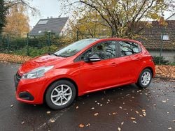 Orange Gebraucht 2018 Peugeot 208 Kleinwagen | 7.950 € (Fairer Preis)