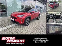 Rot Gebraucht 2023 Toyota Yaris Hybrid Limousine | 30.680 €