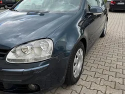 Blau Gebraucht 2006 VW Golf V Goal Limousine | 3.000 € (Etwas zu teuer)