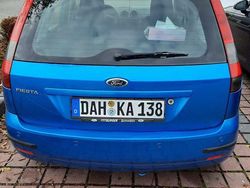 Blau Gebraucht 2005 Ford Fiesta Ambiente Kleinwagen | 1.850 € (Fairer Preis)