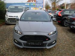 Grau Gebraucht 2018 Ford Focus ST Kombi | 14.950 € (Superpreis)
