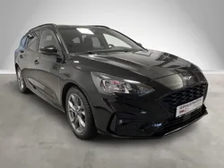 Schwarz Gebraucht 2020 Ford Focus ST-Line Kombi | 15.960 € (Fairer Preis)