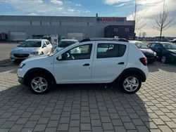 Weiß Gebraucht 2016 Dacia Sandero Prestige Kleinwagen | 5.999 € (Guter Preis)