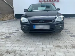 Blau Gebraucht 2004 Ford Focus Limousine | 1.850 € (Etwas zu teuer)