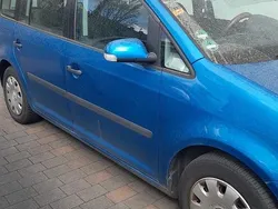 Blau Gebraucht 2004 VW Touran Van / Kleinbus | 3.200 € (Teuer)