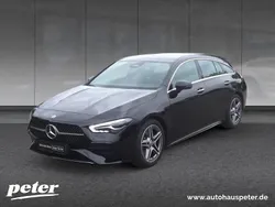 Metalliclack kosmosschwarz Gebraucht 2024 Mercedes CLA200 Shooting Brake Advanced Plus Kombi | 33.470 € (Fairer Preis)