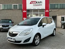 Weiß Gebraucht 2011 Opel Meriva Edition Van / Kleinbus | 5.990 € (Fairer Preis)