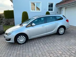 Silber Gebraucht 2014 Opel Astra S Limousine | 5.400 € (Guter Preis)