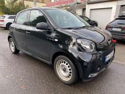 Black metallic Gebraucht 2021 Smart ForFour Electric Drive Kleinwagen | 9.699 € (Fairer Preis)
