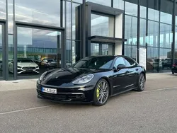 Porsche Panamera 4