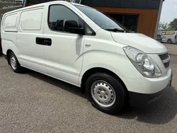 Weiß Gebraucht 2011 Hyundai H-1 Van / Kleinbus | 6.999 €