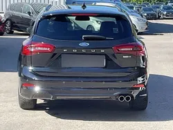 Schwarz Gebraucht 2023 Ford Focus ST-Line | 25.489 € (Guter Preis)