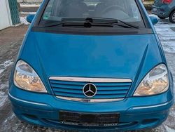 Blau Gebraucht 2001 Mercedes A160 Kleinwagen | 2.200 € (Fairer Preis)