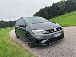 Grau Gebraucht 2019 VW Touran Highline Van / Kleinbus | 29.999 € (Teuer)