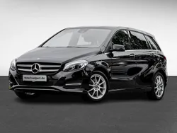 Schwarz Gebraucht 2017 Mercedes B180 Edition Van / Kleinbus | 17.175 € (Fairer Preis)