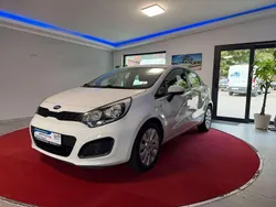 Weiß Gebraucht 2013 Kia Rio Edition 7 Limousine | 5.990 € (Fairer Preis)